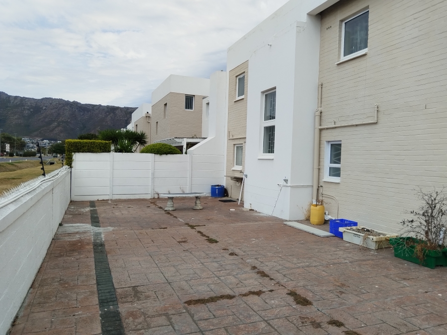 3 Bedroom Property for Sale in Cayman Beach Western Cape